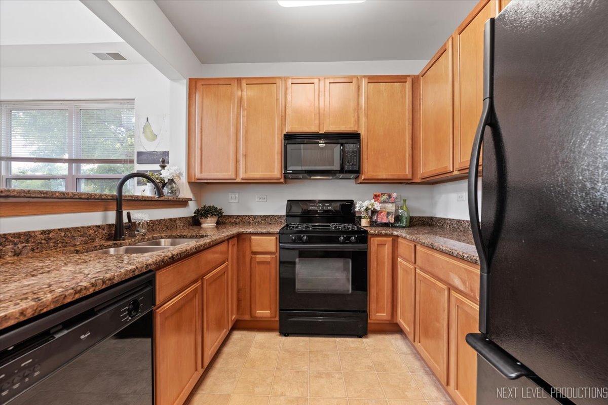 2563 Congress Avenue, Aurora, IL 60503