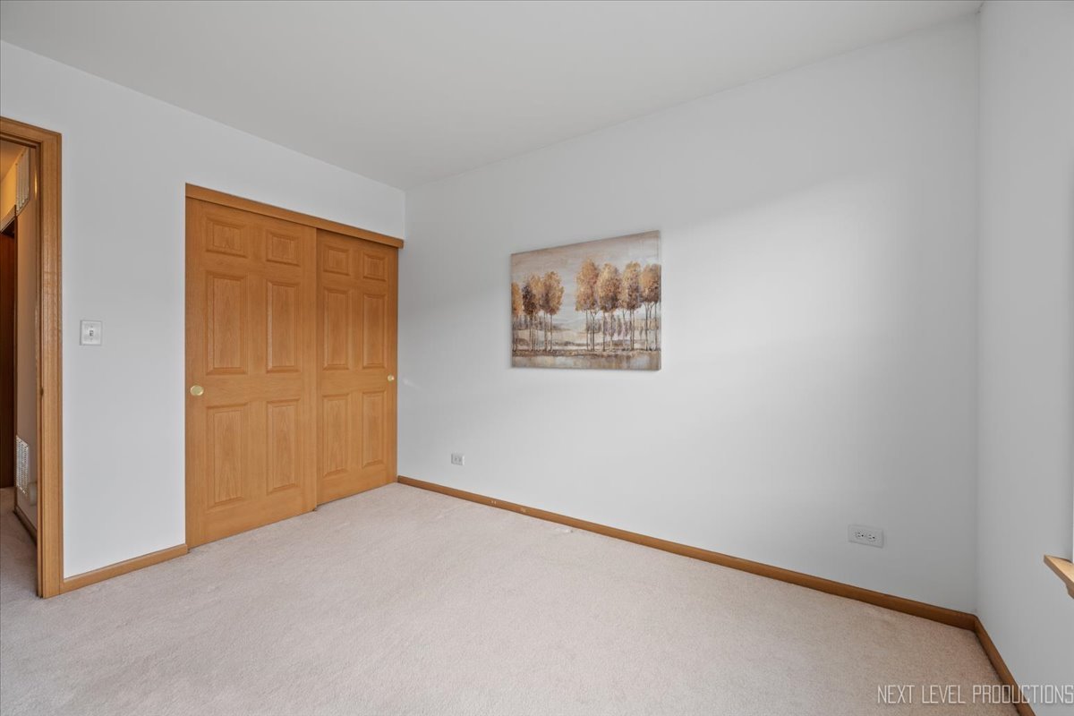 2563 Congress Avenue, Aurora, IL 60503