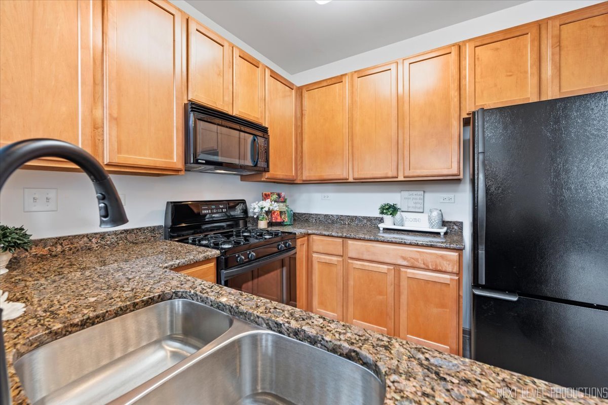2563 Congress Avenue, Aurora, IL 60503
