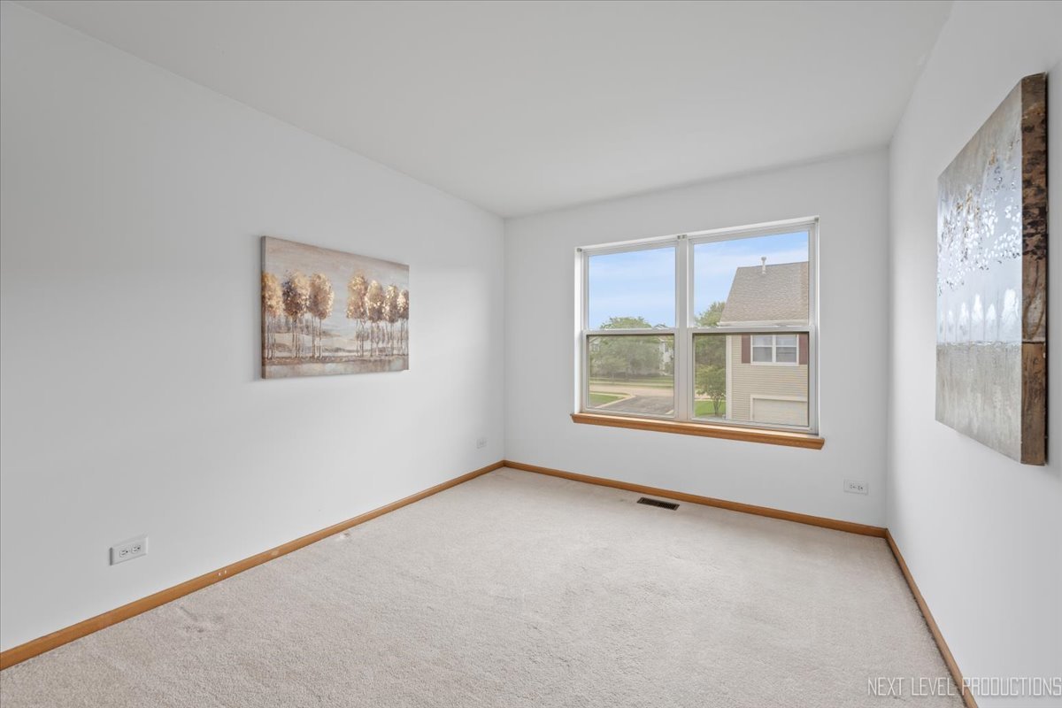 2563 Congress Avenue, Aurora, IL 60503