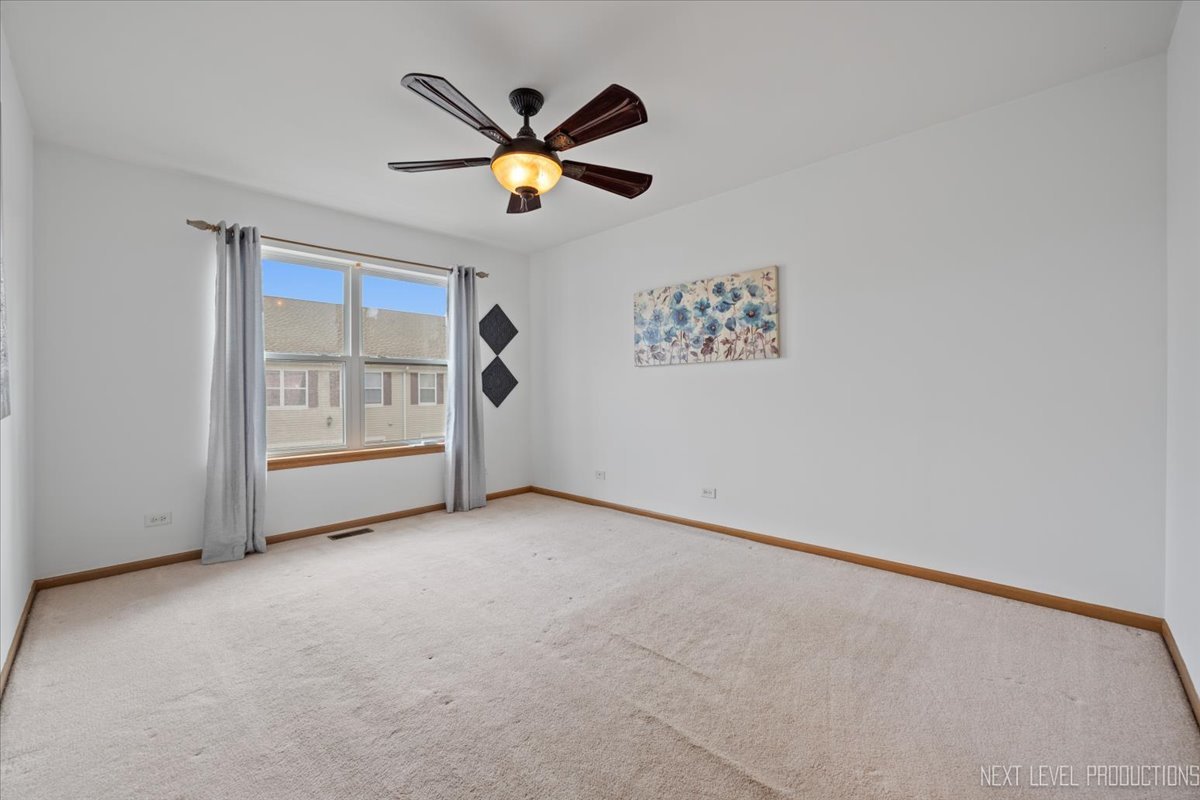2563 Congress Avenue, Aurora, IL 60503