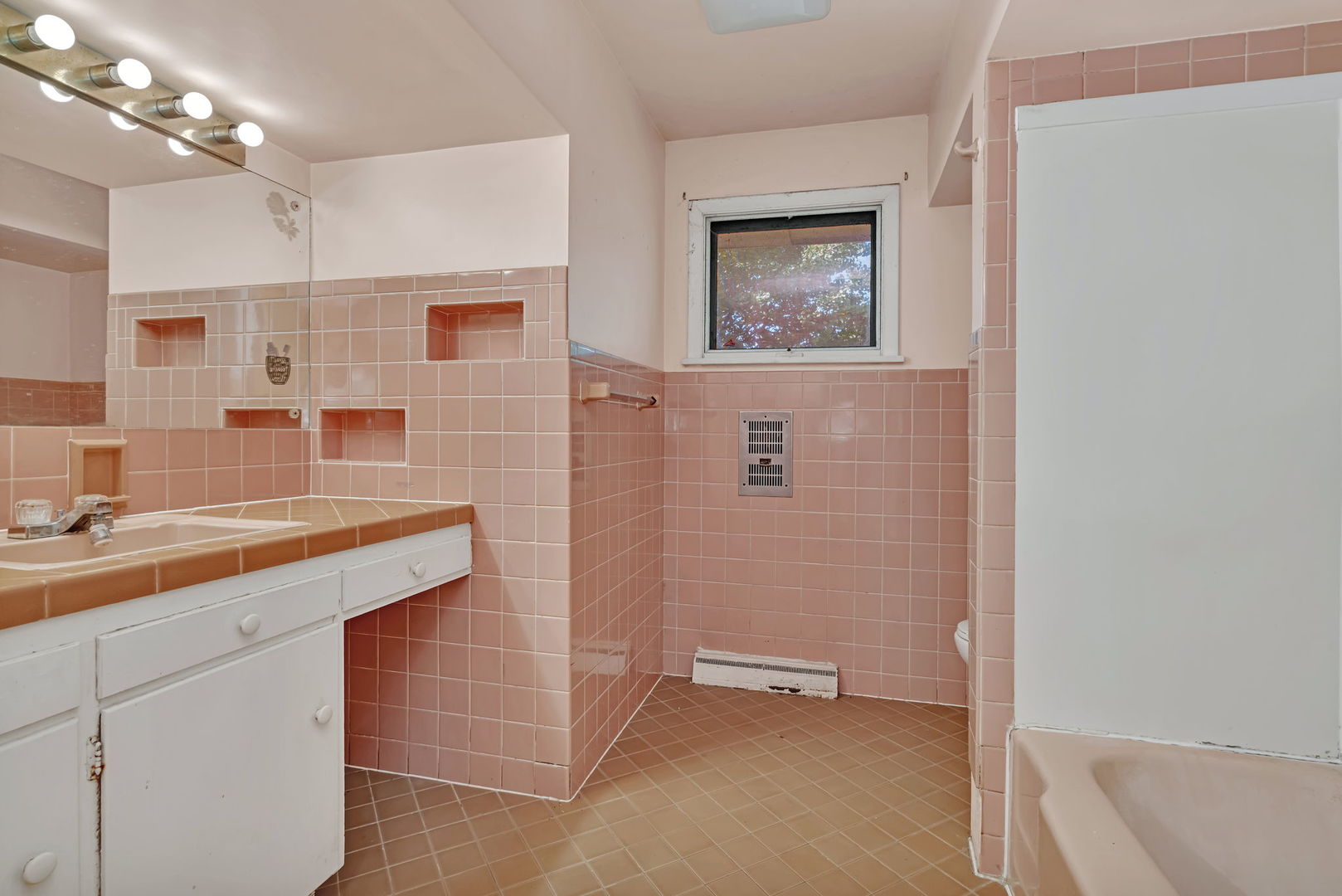 1108 E 9th Street, Lockport, IL 60441
