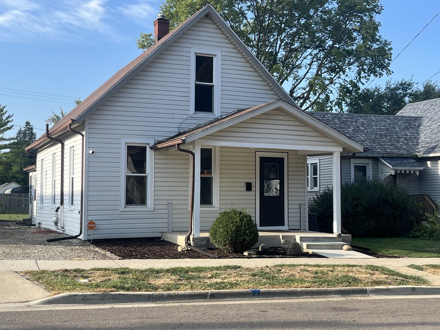 1512 W Locust Street, Bloomington, IL 61701