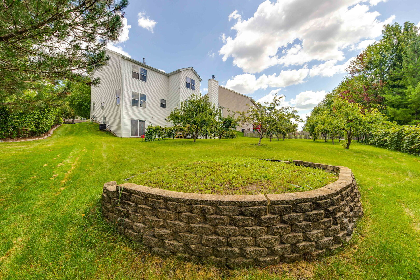 2227 Trailside Lane, Wauconda, IL 60084