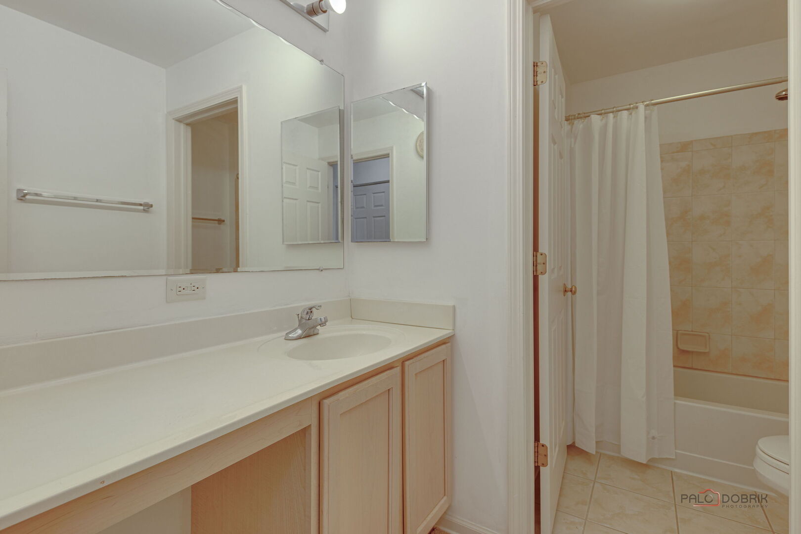 2227 Trailside Lane, Wauconda, IL 60084