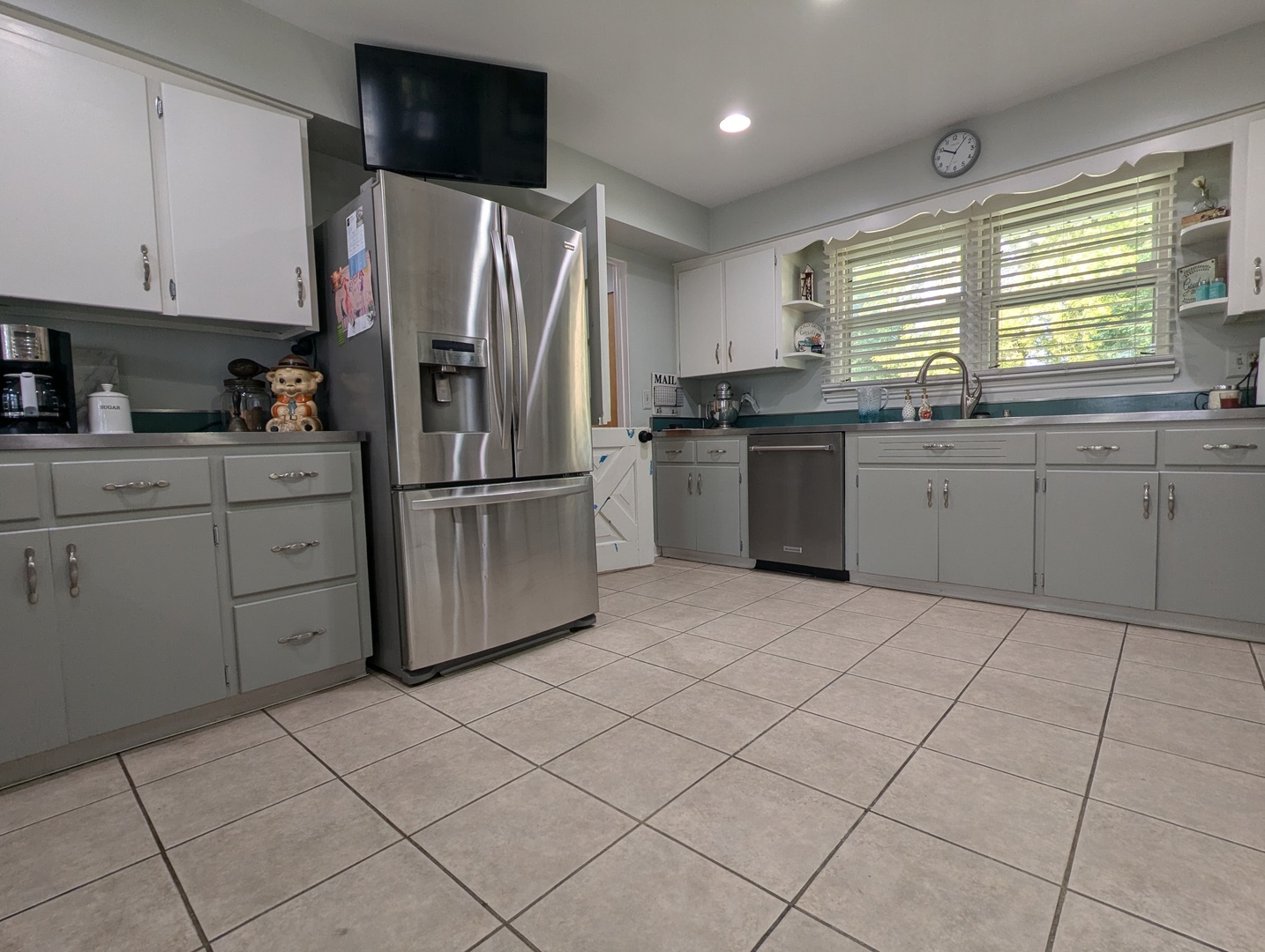 228 S Westlawn Avenue, Aurora, IL 60506