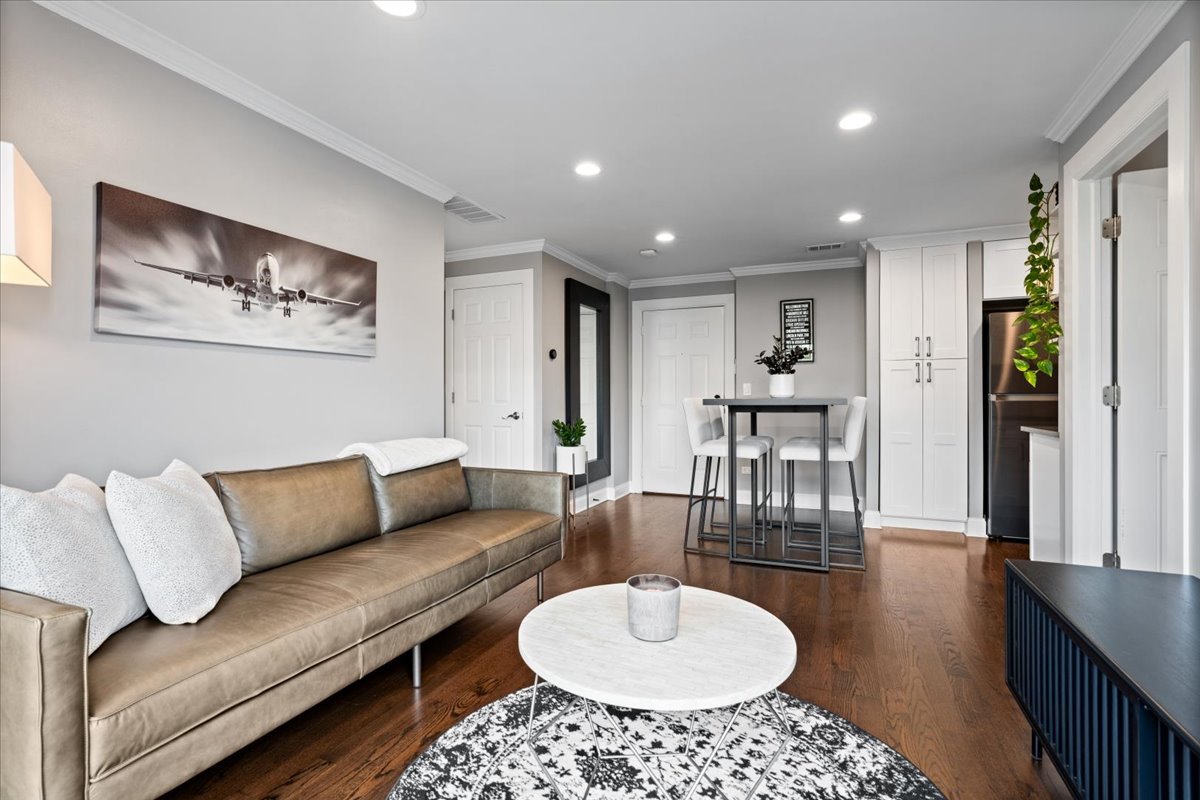 4144 N Sheridan Road #407, Chicago, IL 60613