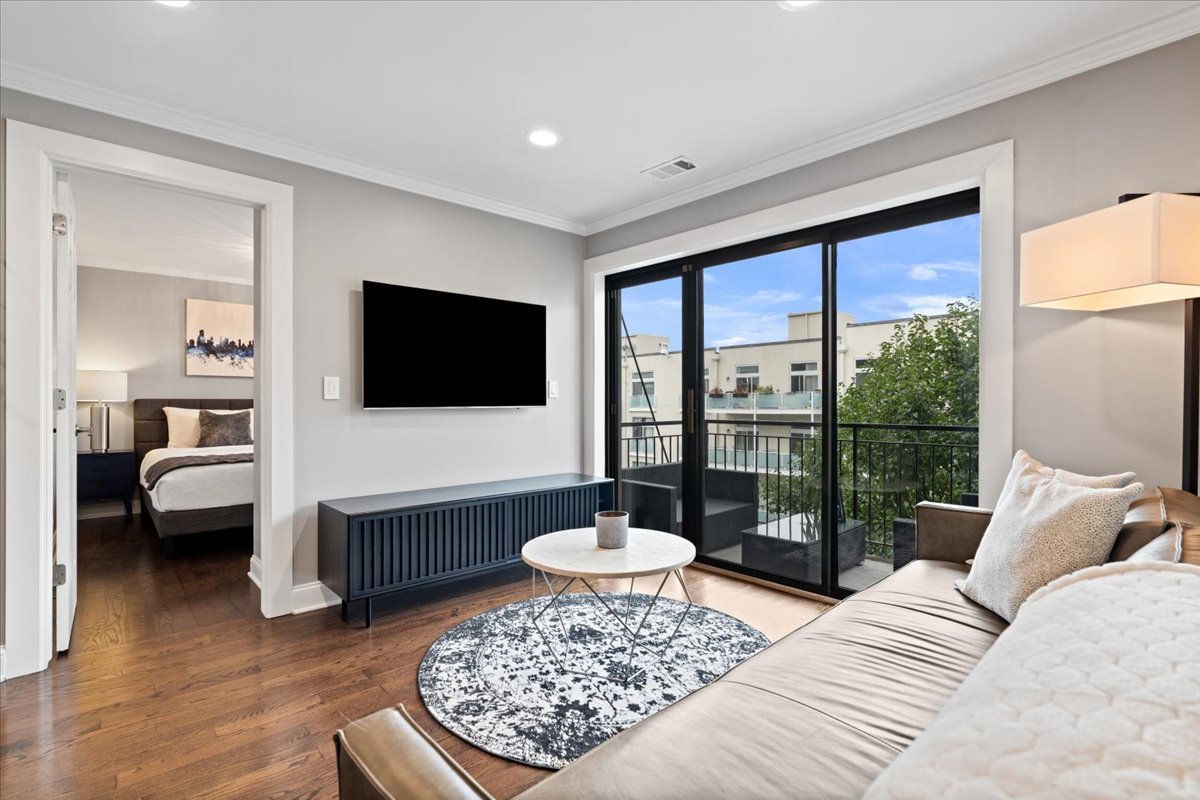 4144 N Sheridan Road #407, Chicago, IL 60613
