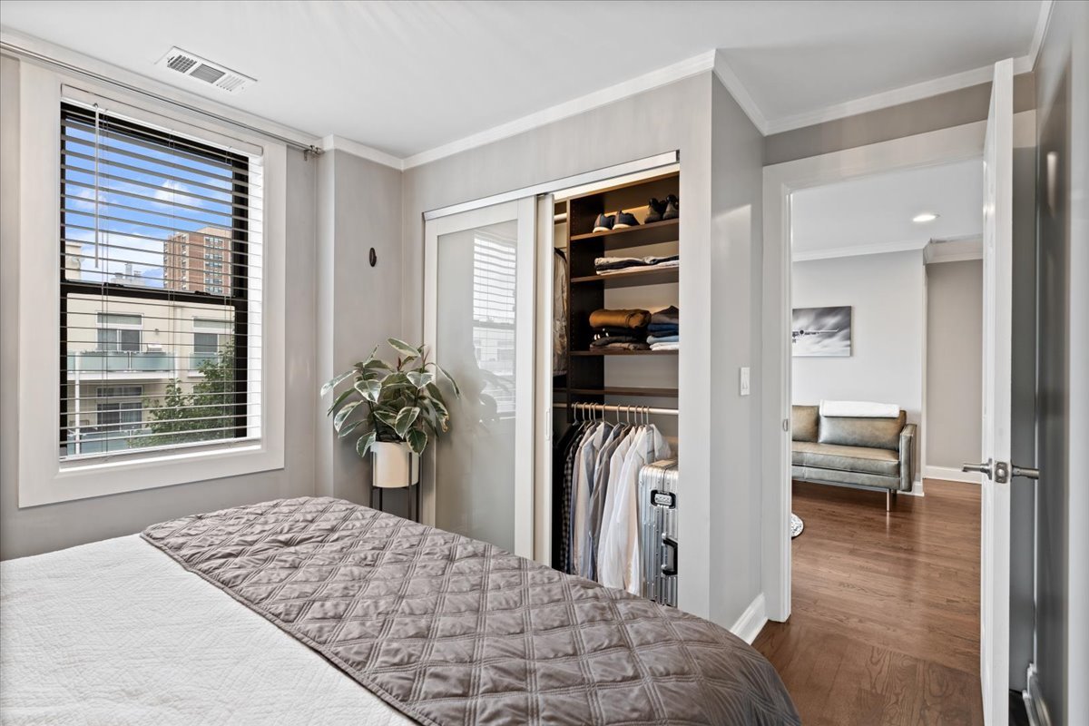 4144 N Sheridan Road #407, Chicago, IL 60613