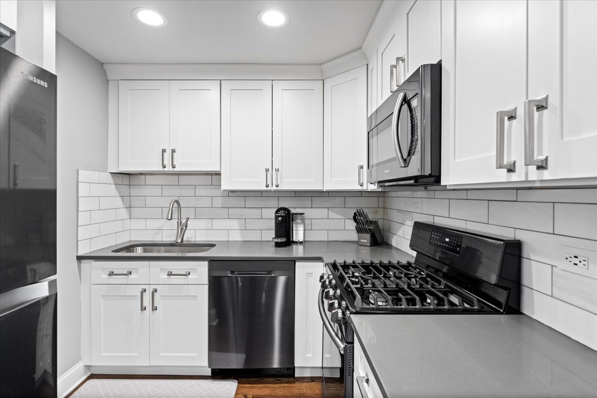 4144 N Sheridan Road #407, Chicago, IL 60613