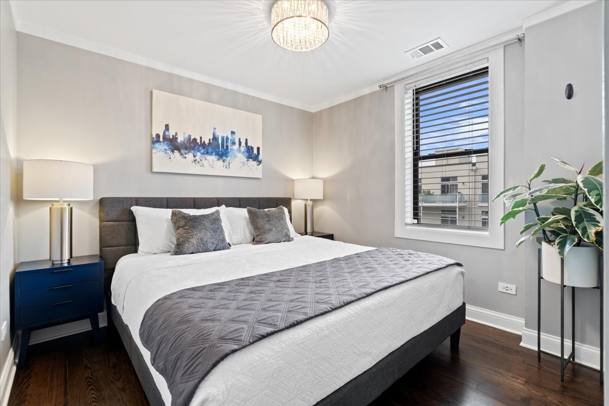 4144 N Sheridan Road #407, Chicago, IL 60613