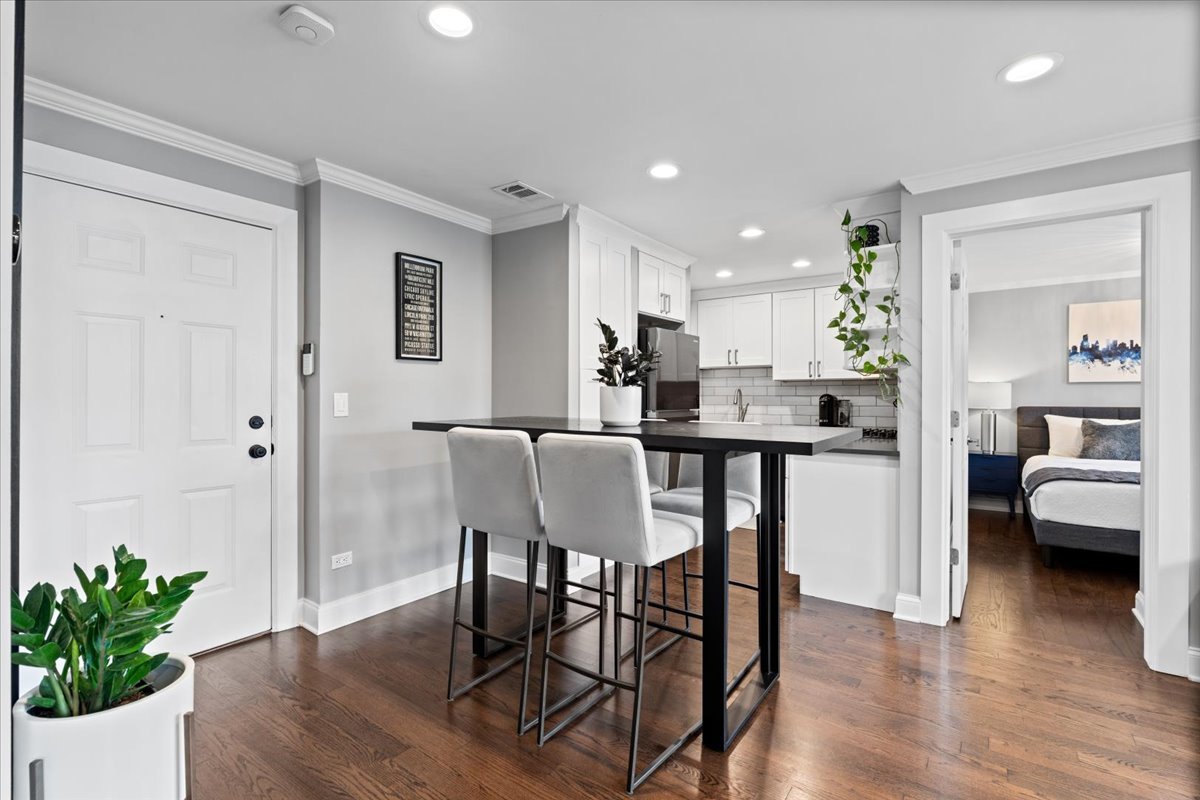 4144 N Sheridan Road #407, Chicago, IL 60613