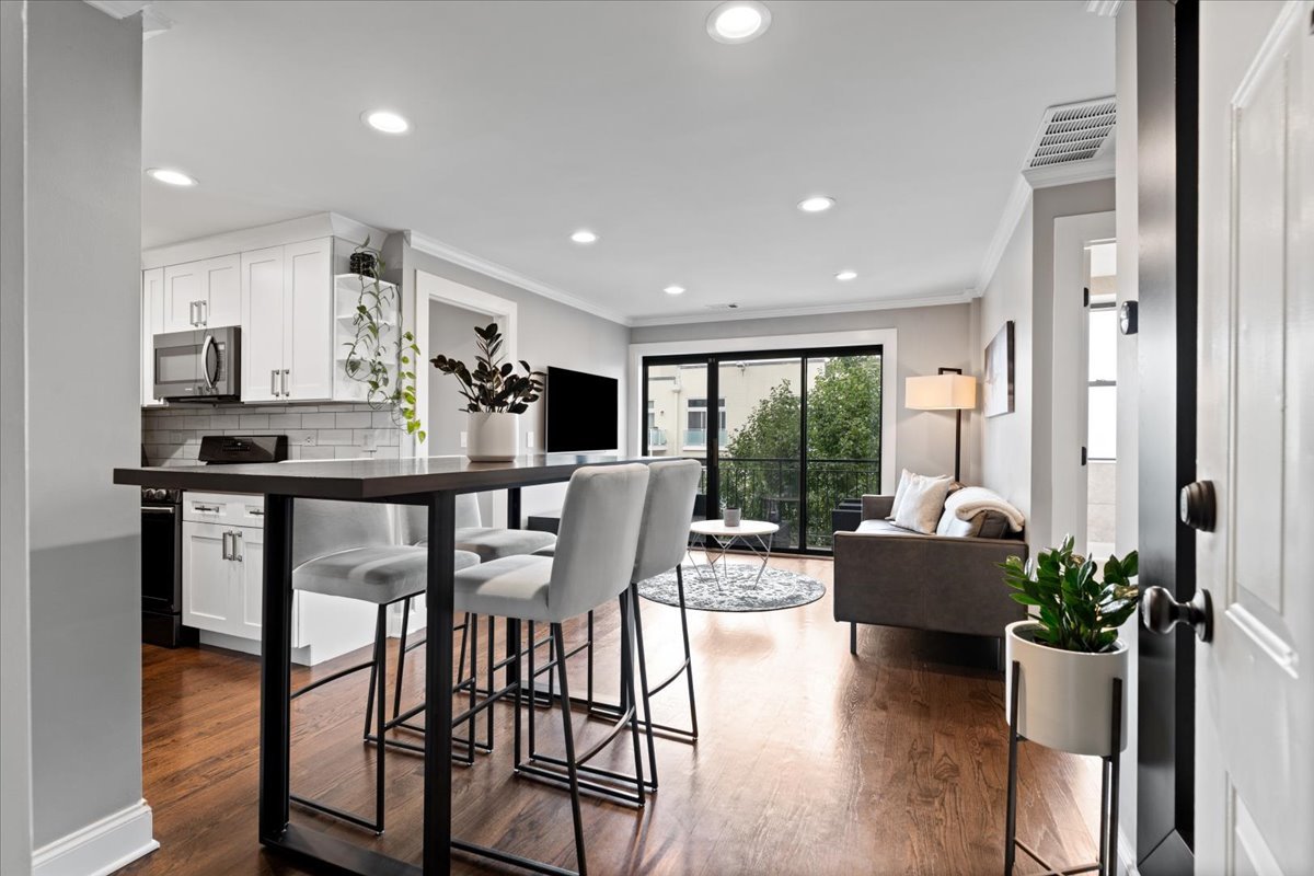 4144 N Sheridan Road #407, Chicago, IL 60613