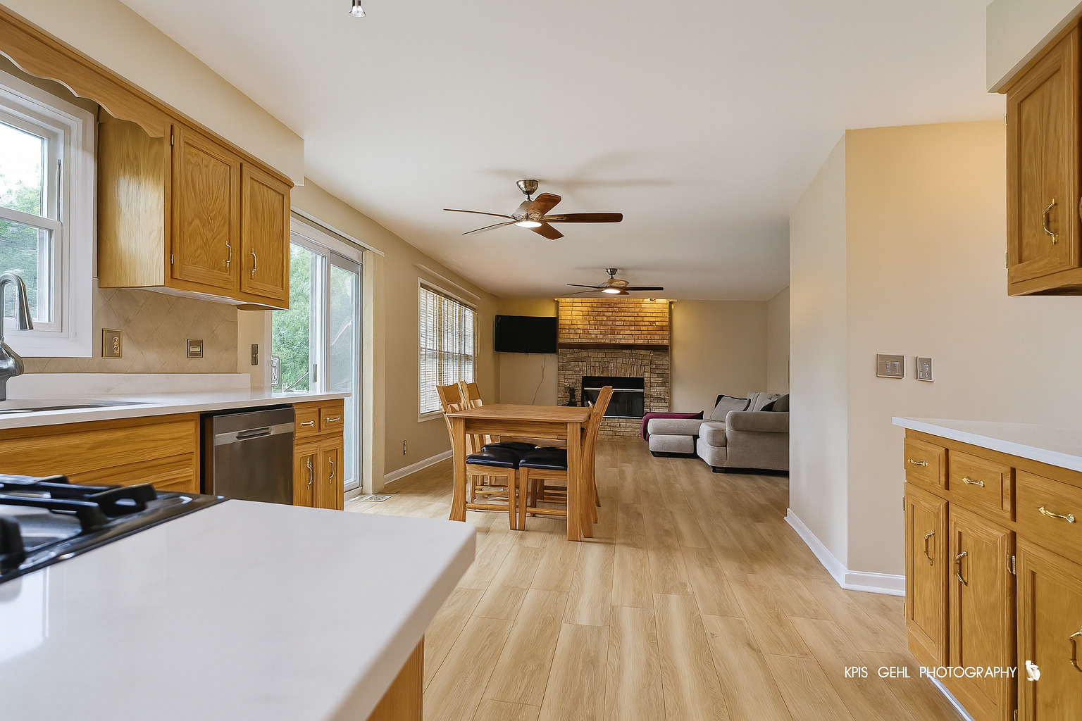 446 Windsor Drive, Oswego, IL 60543