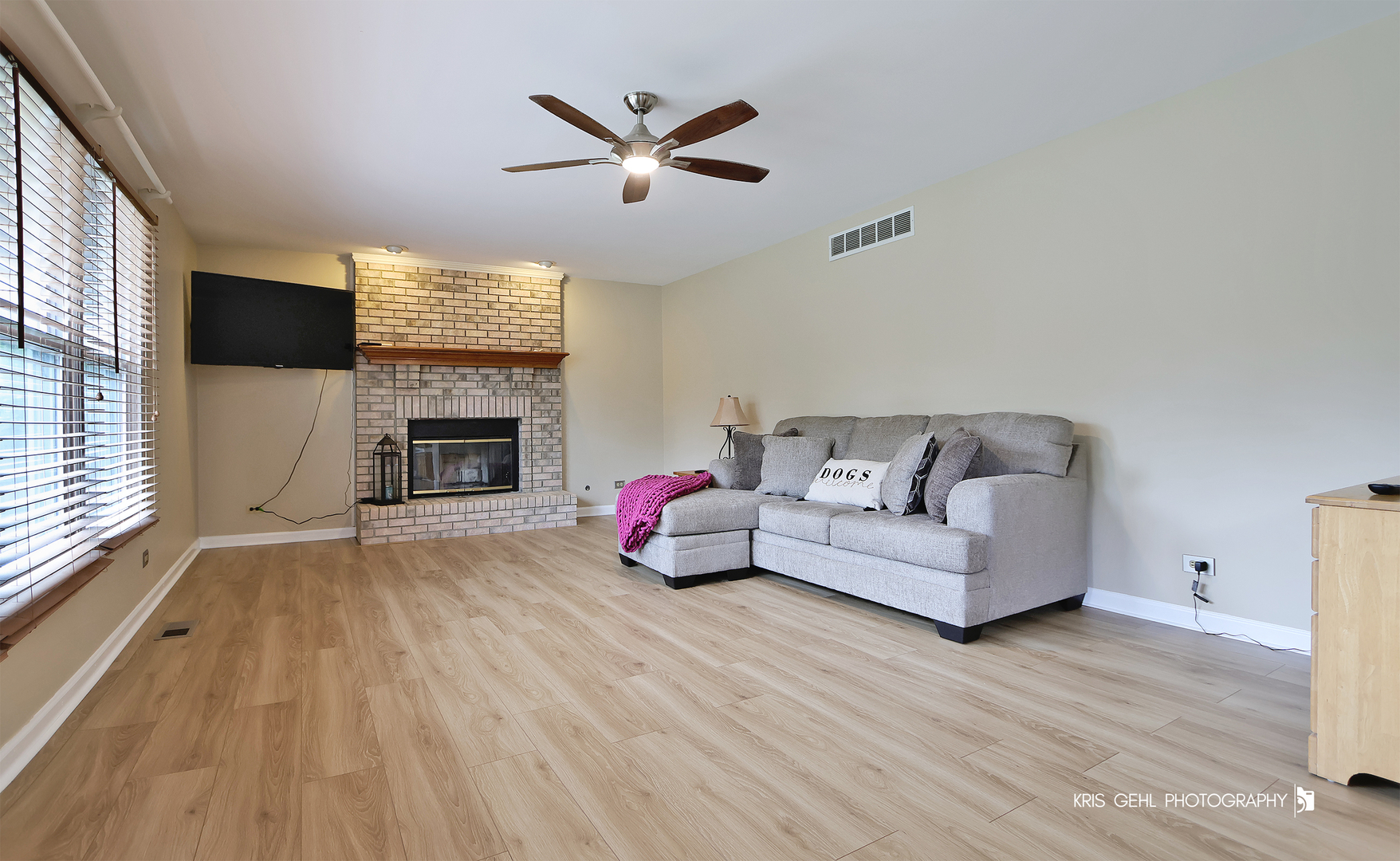 446 Windsor Drive, Oswego, IL 60543