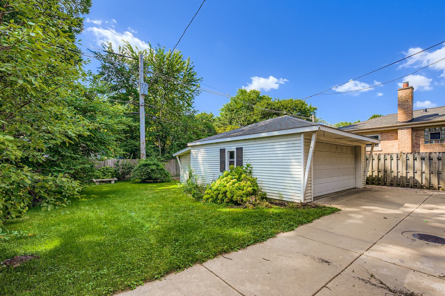 5943 W Touhy Avenue, Chicago, IL 60646