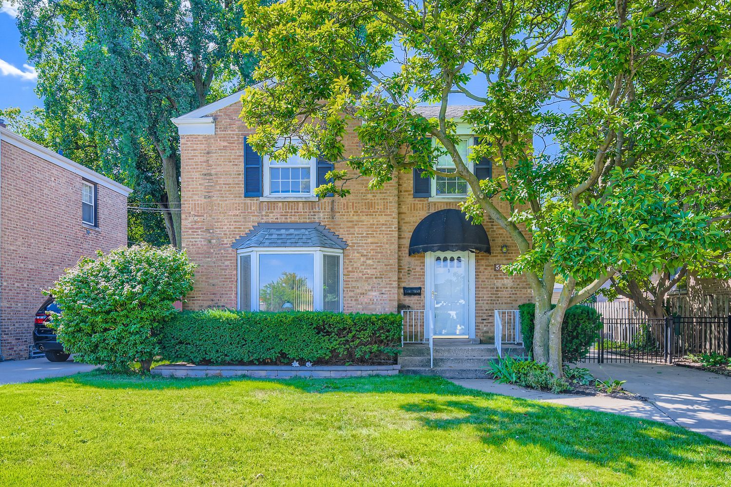 5943 W Touhy Avenue, Chicago, IL 60646