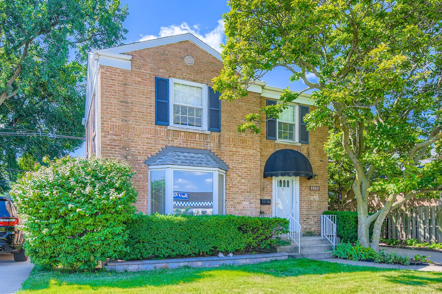 5943 W Touhy Avenue, Chicago, IL 60646