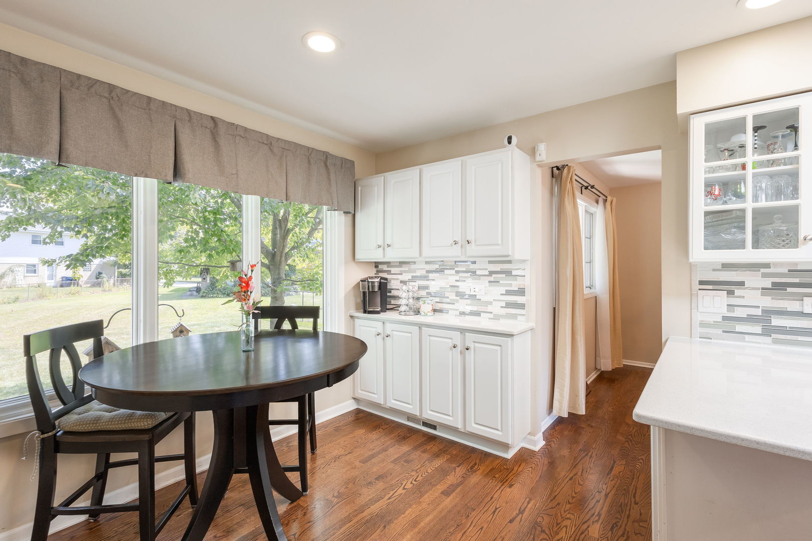 421 Summit Drive, Schaumburg, IL 60193