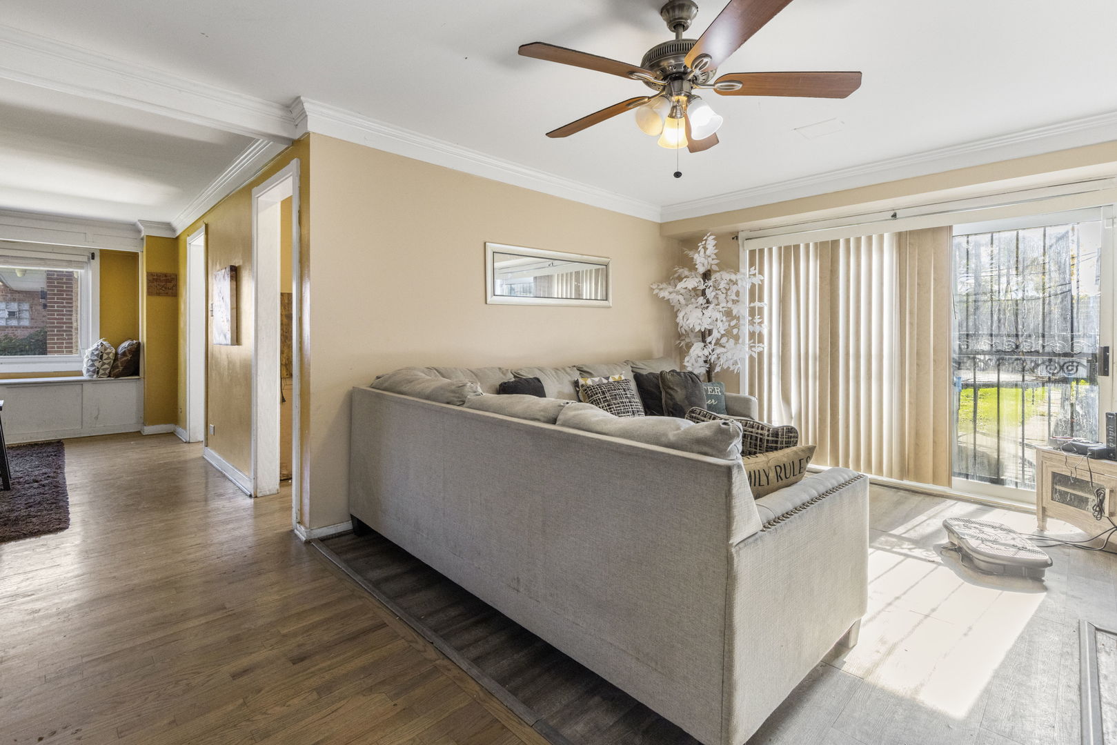 1107 E 161st Place, South Holland, IL 60473