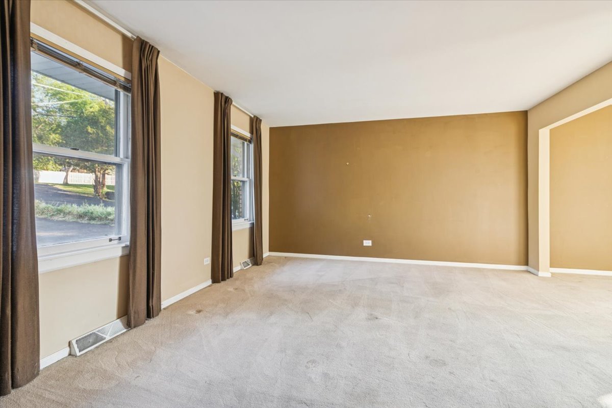 5112 Main Street, Lisle, IL 60532