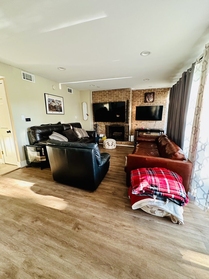 5531 E Lake Drive #77-A, Lisle, IL 60532