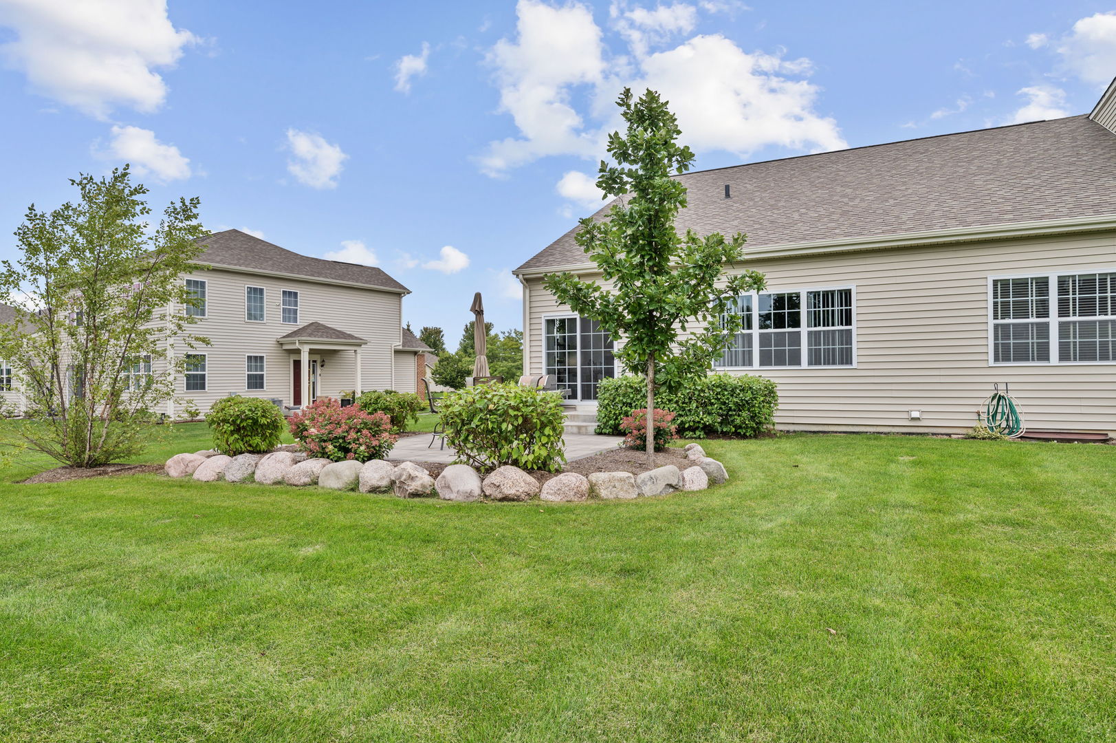 114 Easton Drive, Gilberts, IL 60136