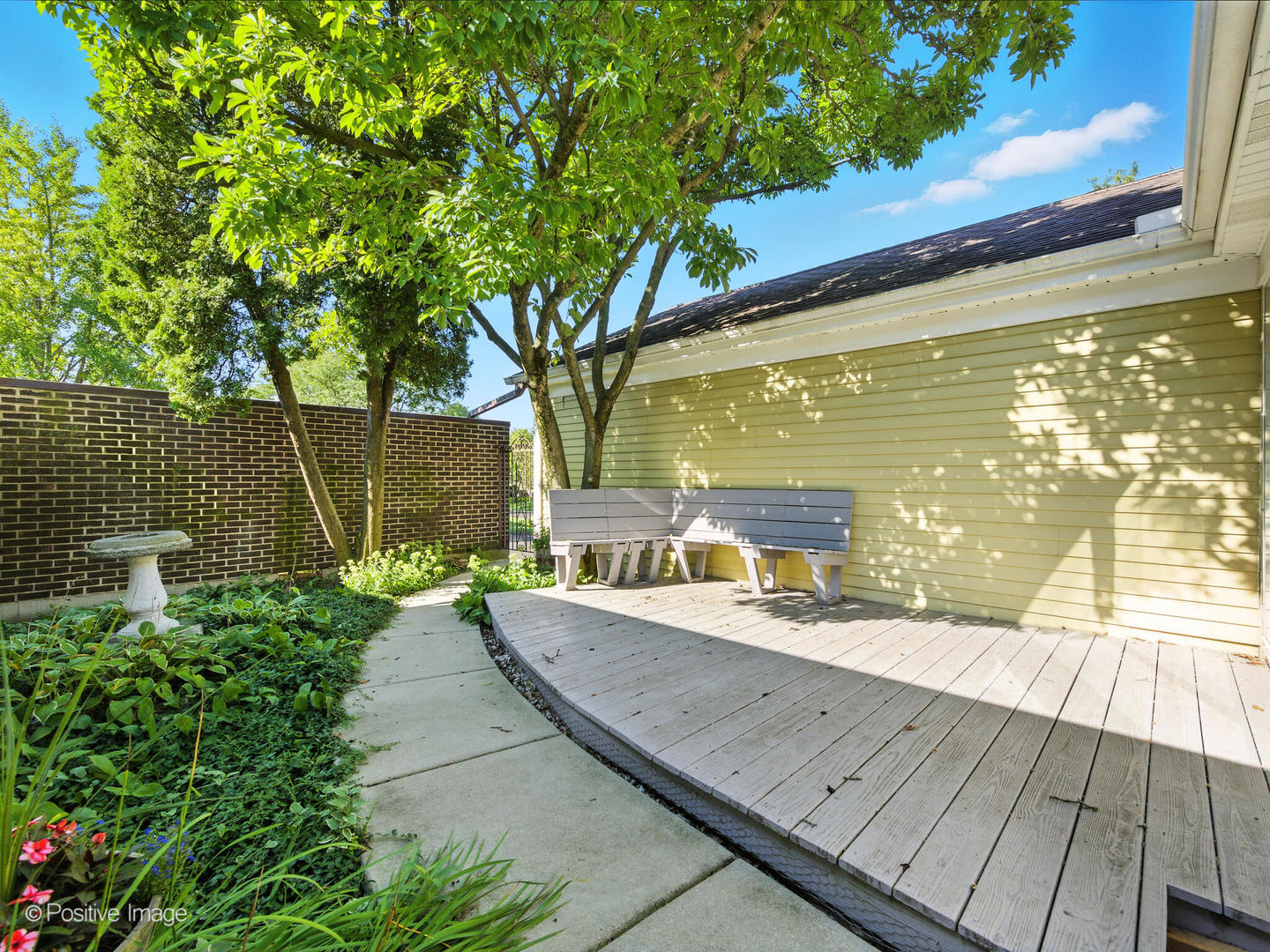 952 Dartmouth Drive, Wheaton, IL 60189
