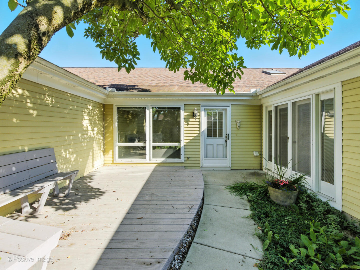 952 Dartmouth Drive, Wheaton, IL 60189