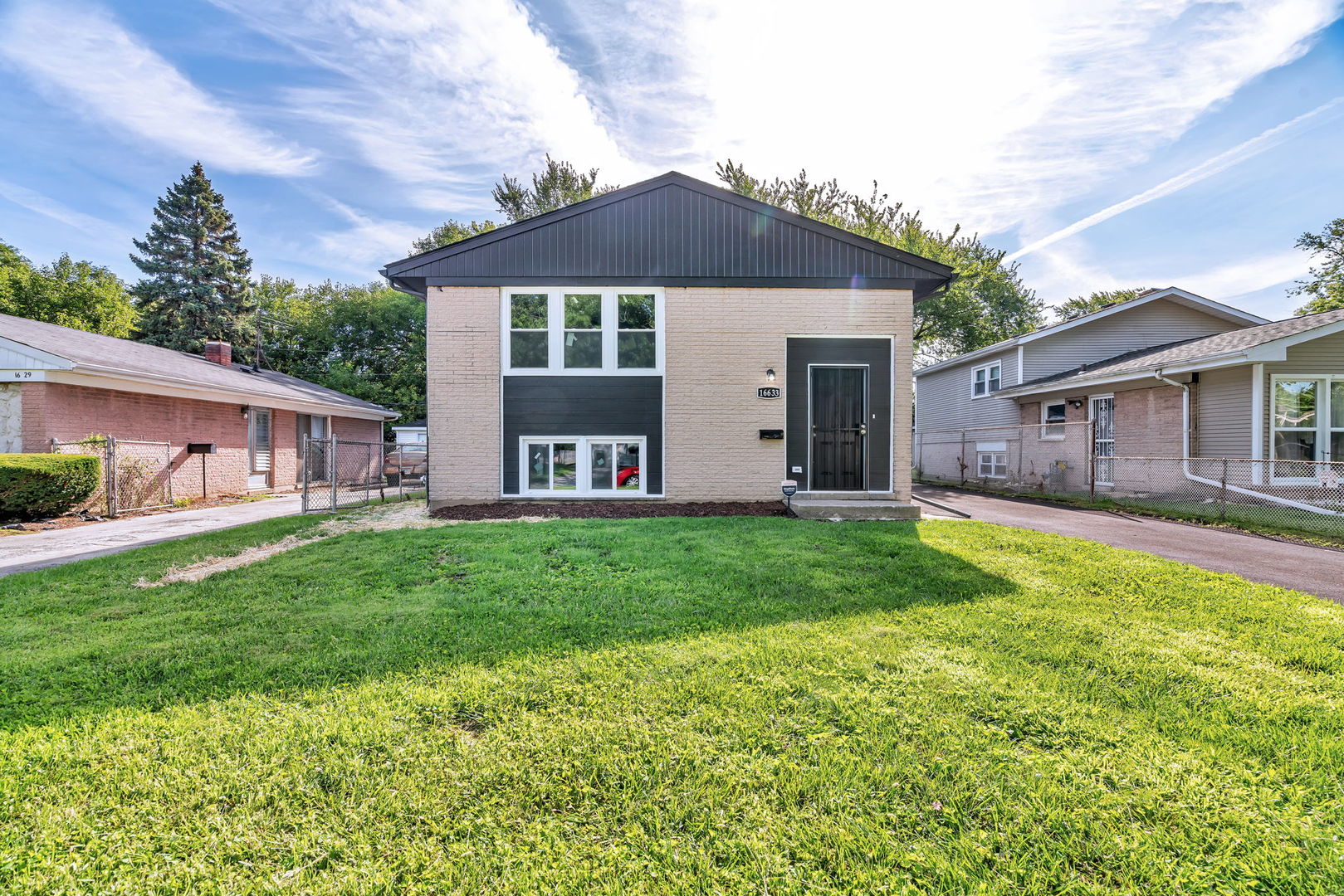 16633 Paulina Street, Markham, IL 60428