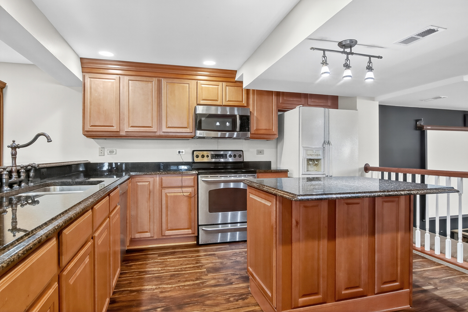 1417 E Joyce Avenue, Palatine, IL 60074