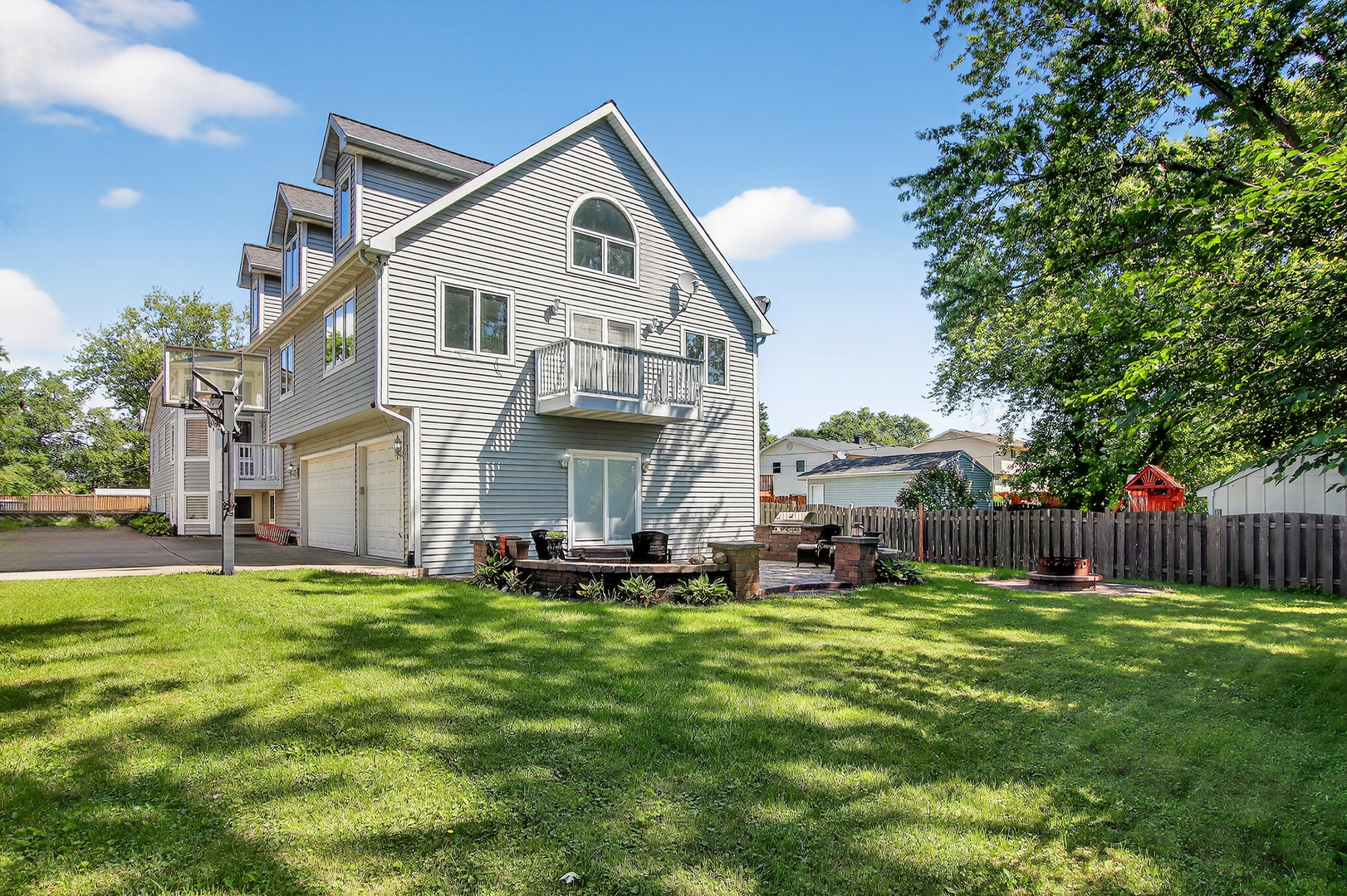1417 E Joyce Avenue, Palatine, IL 60074