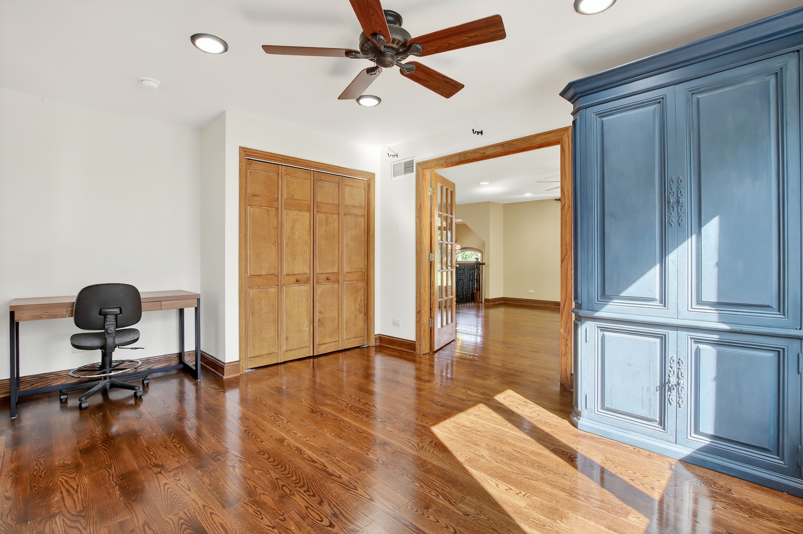 1417 E Joyce Avenue, Palatine, IL 60074