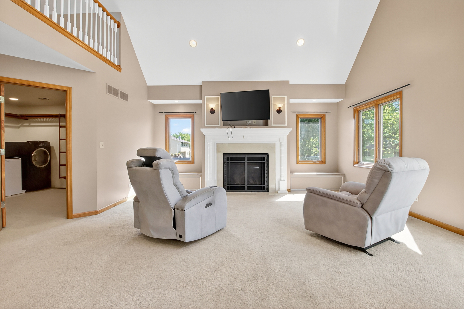 1417 E Joyce Avenue, Palatine, IL 60074