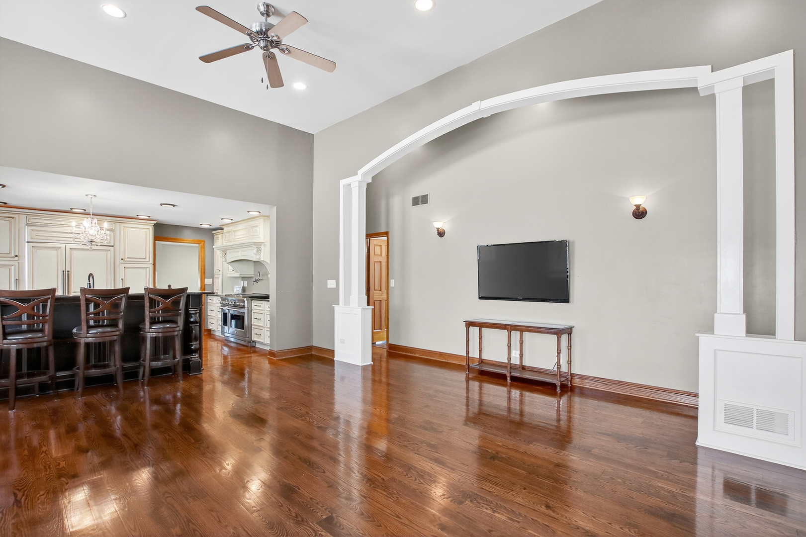 1417 E Joyce Avenue, Palatine, IL 60074