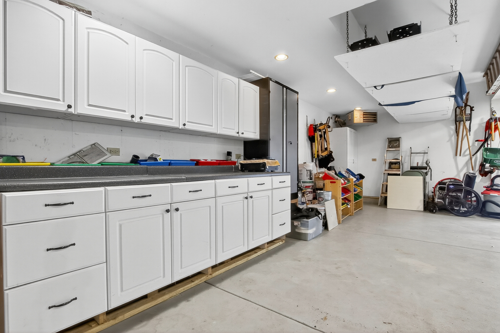 1417 E Joyce Avenue, Palatine, IL 60074