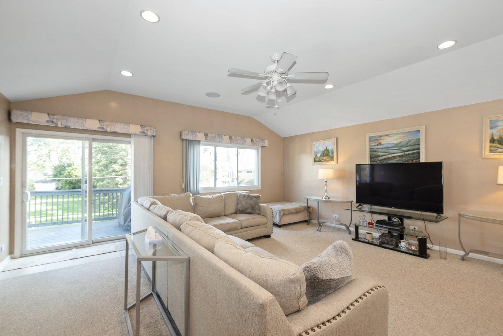 2605 Willow Avenue, Woodridge, IL 60517