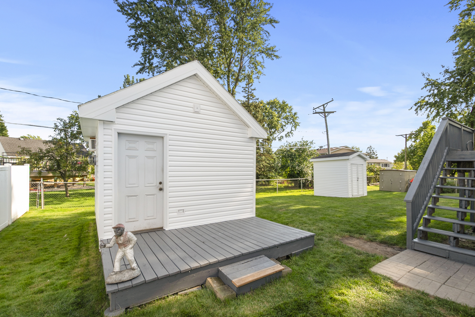 2605 Willow Avenue, Woodridge, IL 60517