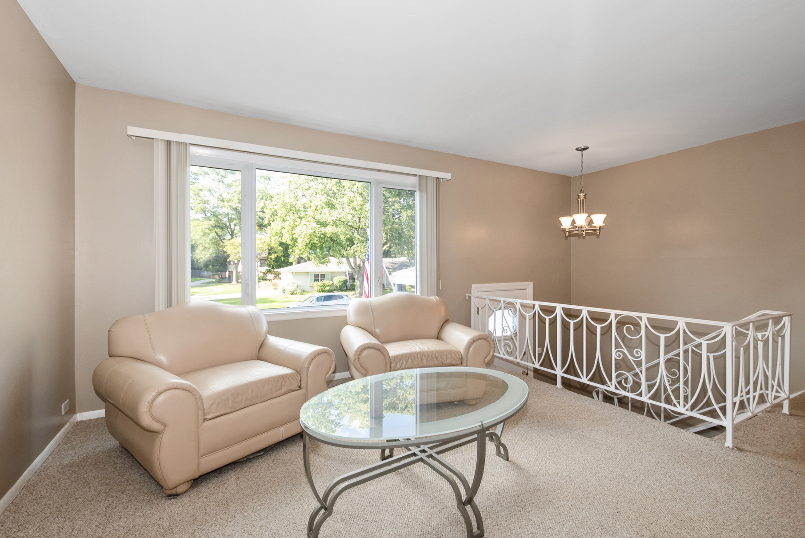 2605 Willow Avenue, Woodridge, IL 60517