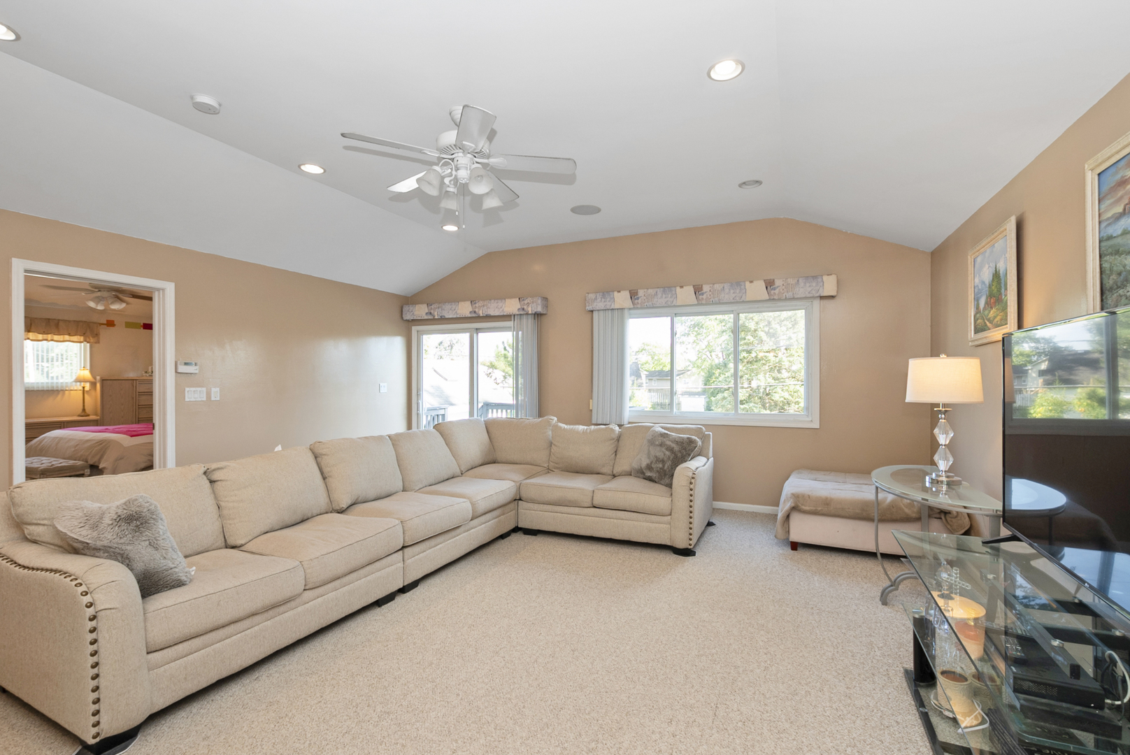 2605 Willow Avenue, Woodridge, IL 60517