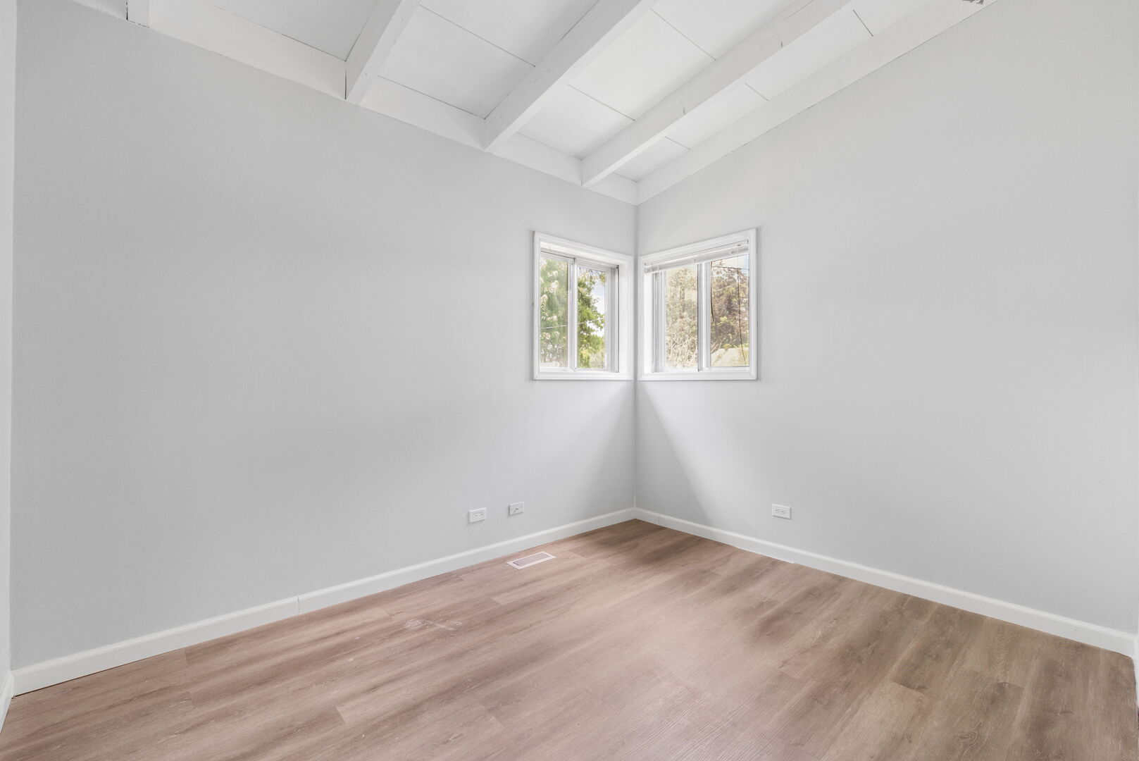 720 W Terrace Street, Villa Park, IL 60181