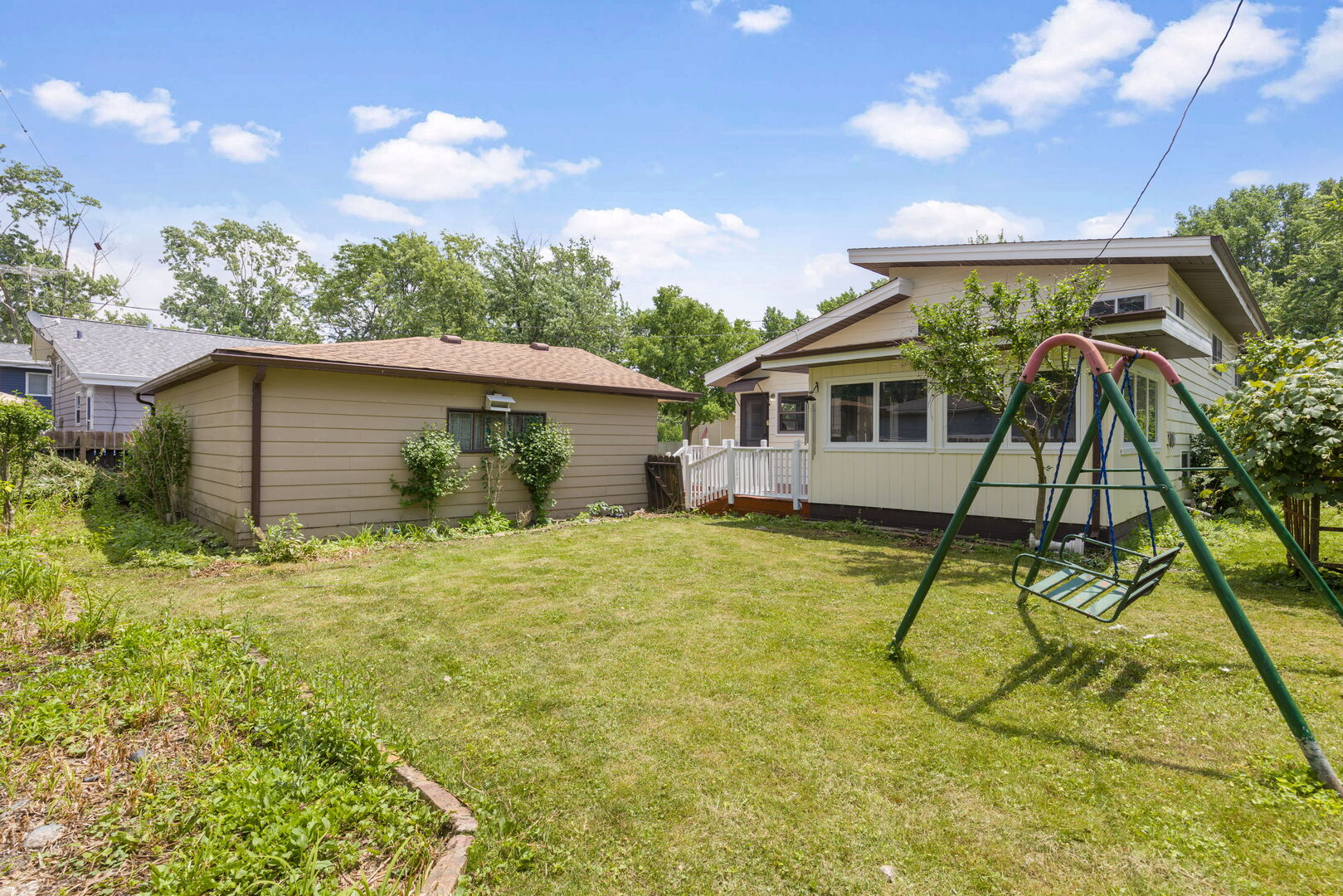 720 W Terrace Street, Villa Park, IL 60181
