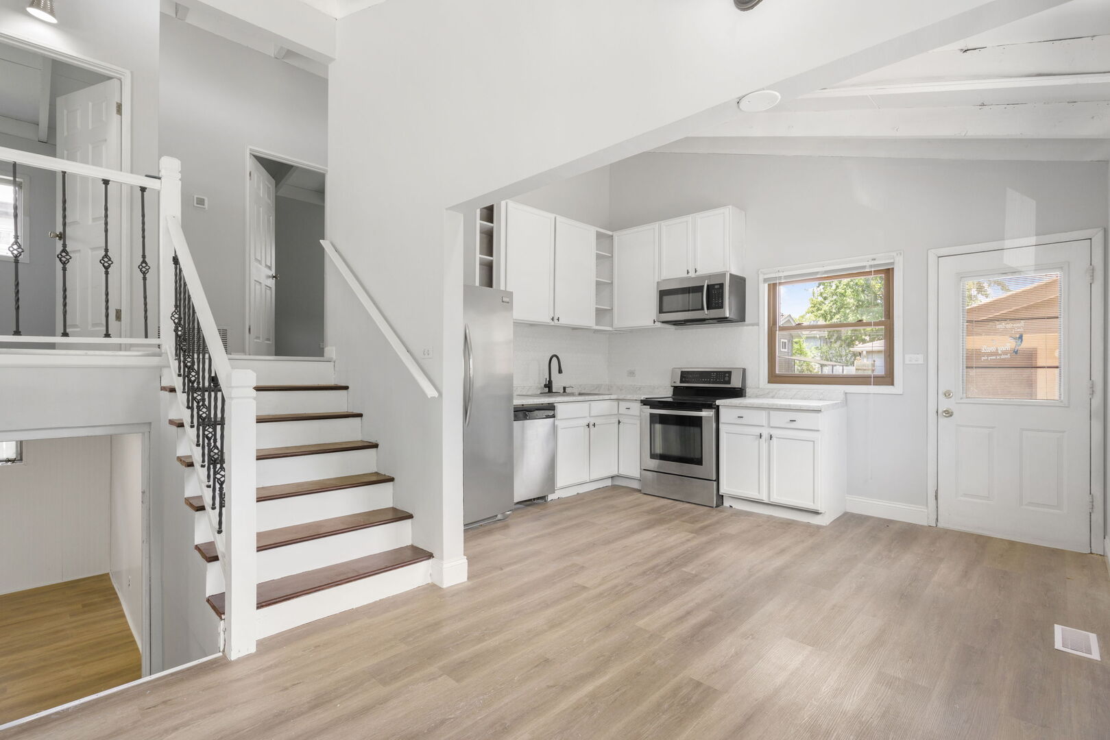 720 W Terrace Street, Villa Park, IL 60181