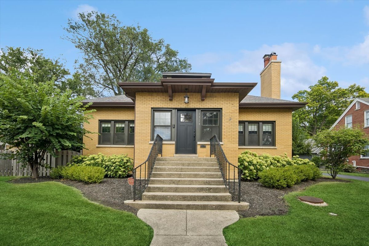 1720 Greendale Avenue, Park Ridge, IL 60068