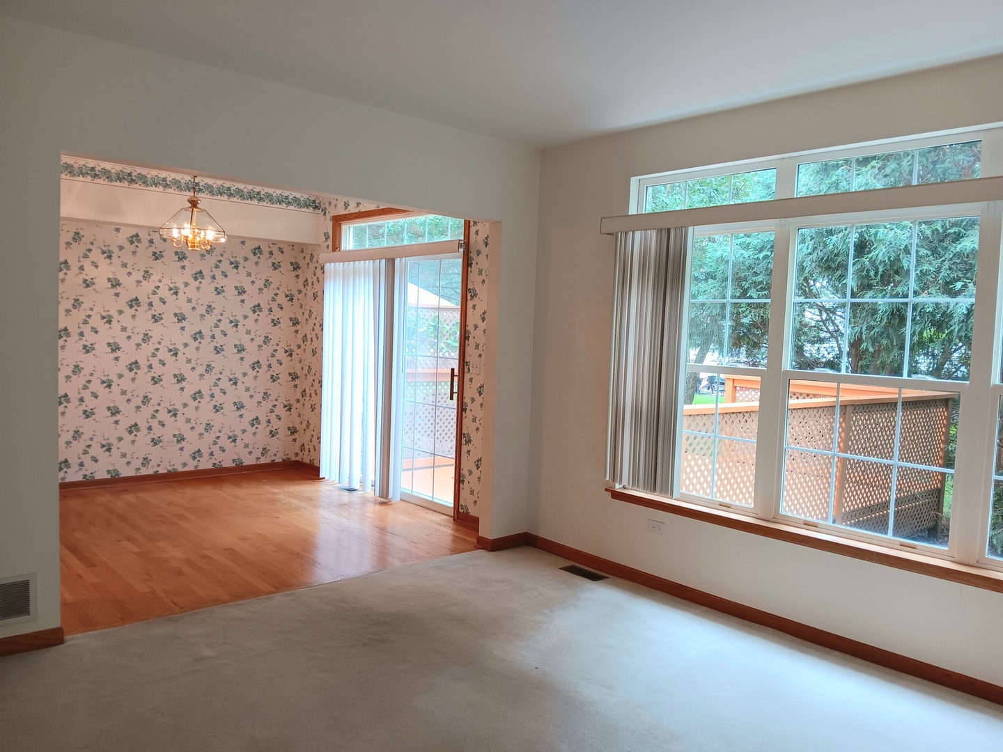 16013 W Iroquois Drive, Lockport, IL 60441