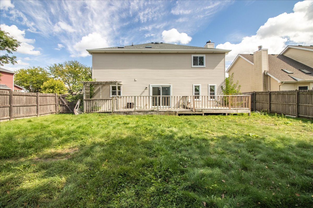 105 S Canyon Drive, Bolingbrook, IL 60490