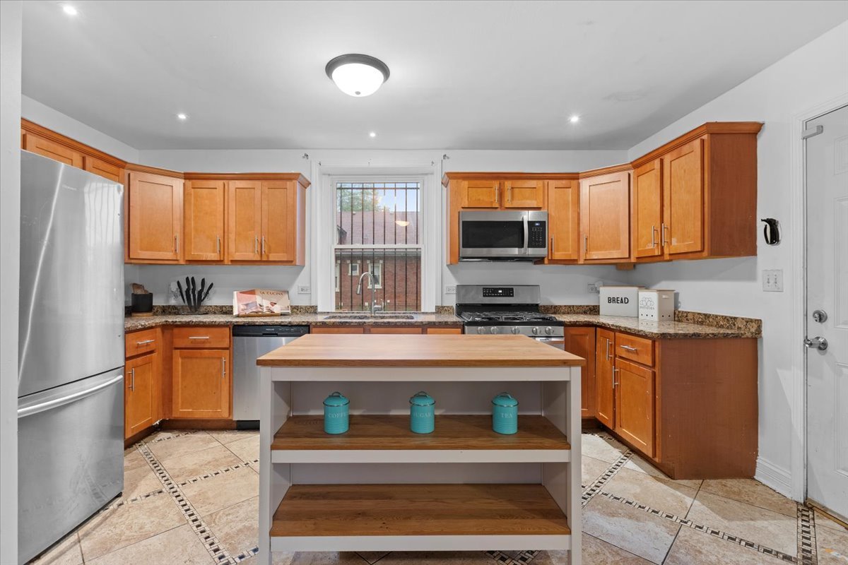 7711 S Throop Street, Chicago, IL 60620