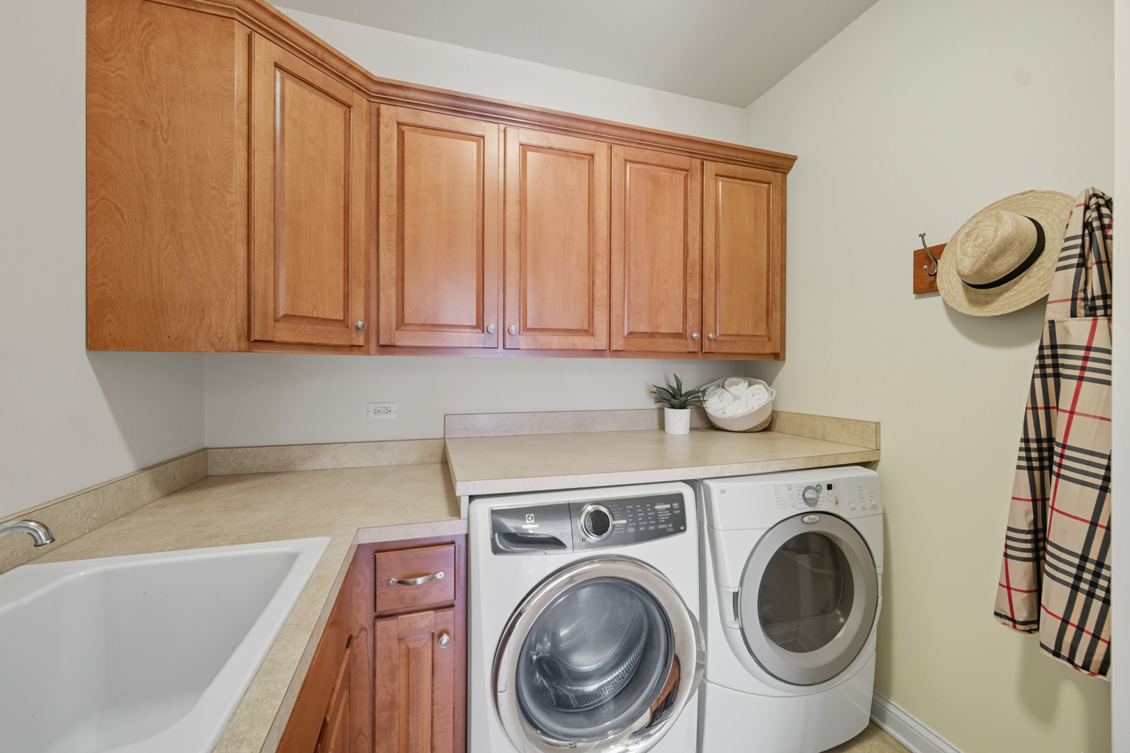 5616 Durand Drive #5616, Downers Grove, IL 60516