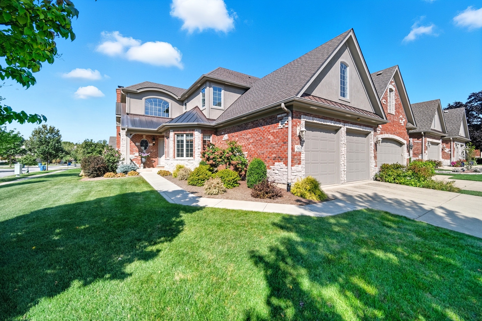 5616 Durand Drive #5616, Downers Grove, IL 60516