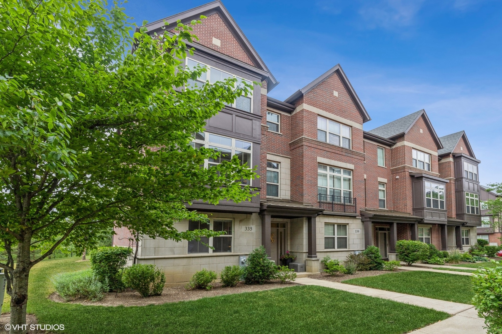 335 W Alpine Springs Drive #335, Vernon Hills, IL 60061